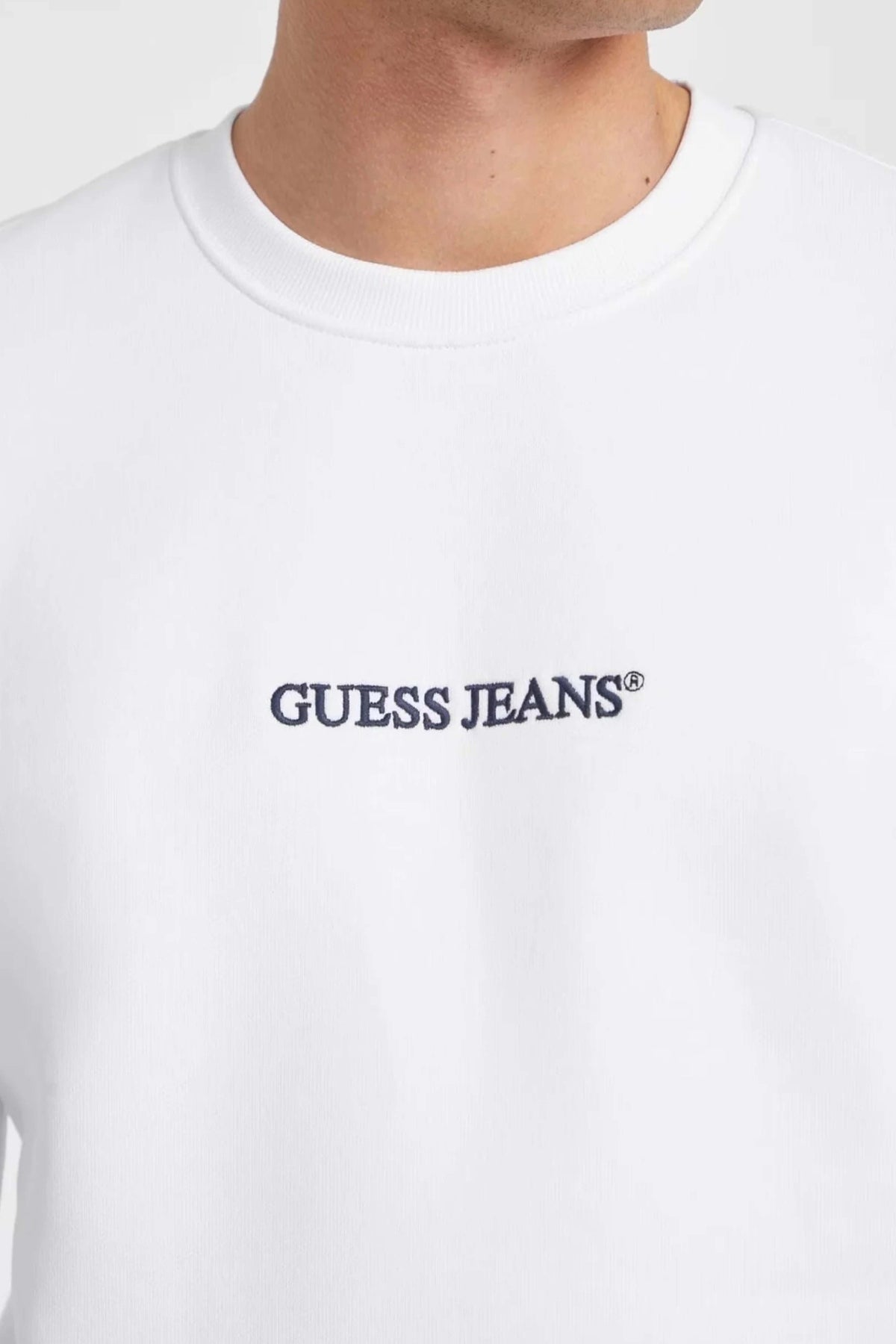 GUESS JEANS MYQ KV  en color BLANCO  (4)
