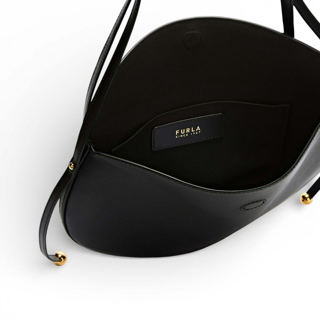 FURLA MOONSTONE M SHOULDER en color NEGRO  (5)