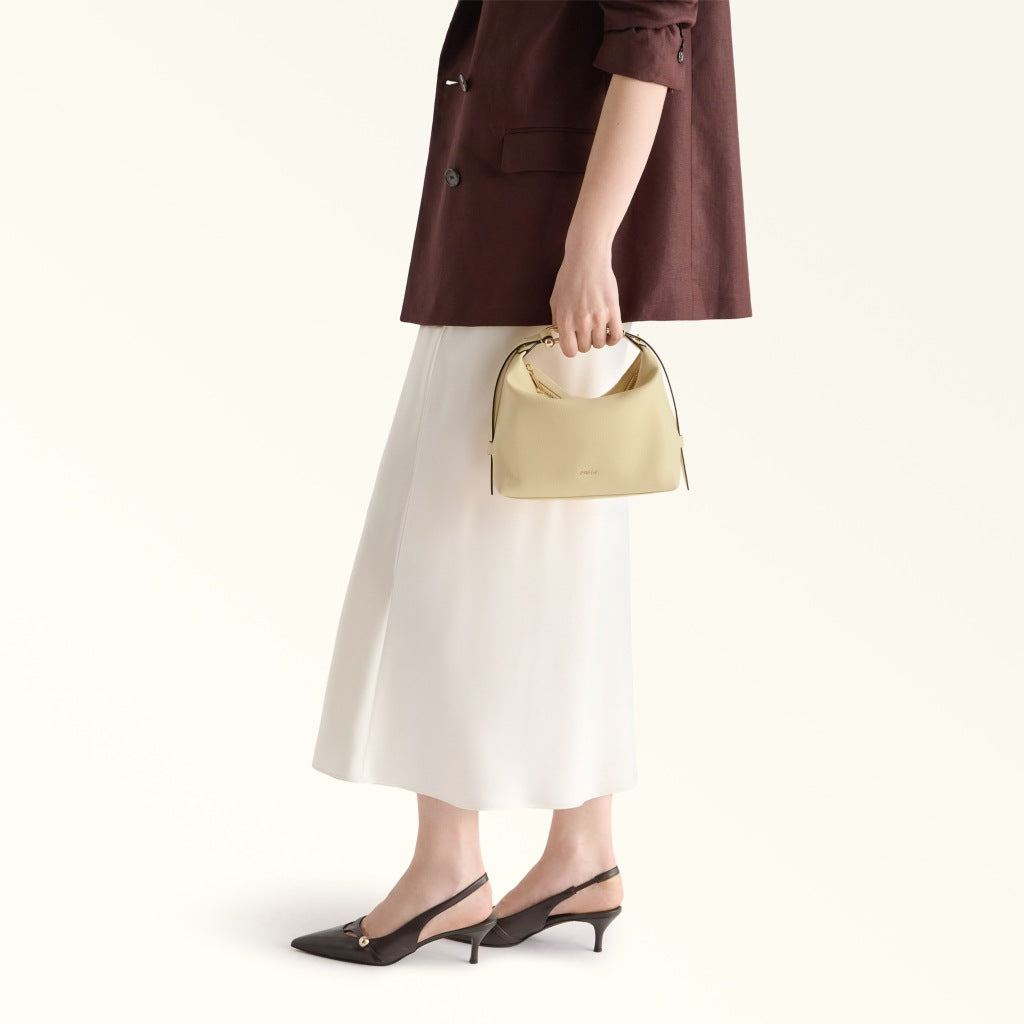 FURLA WE A FURLA TONIE MINI HOBO en color NUDE  (6)