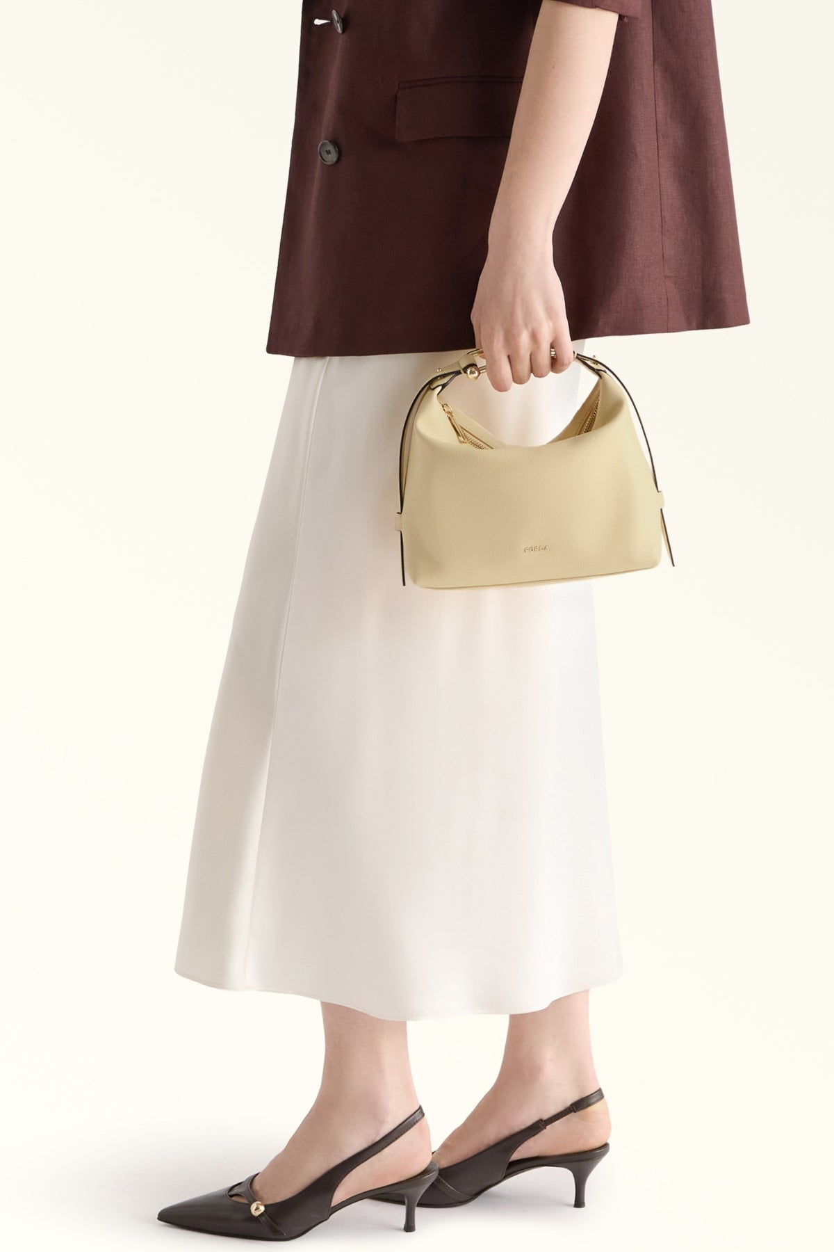 FURLA WE A FURLA TONIE MINI HOBO en color NUDE  (1)