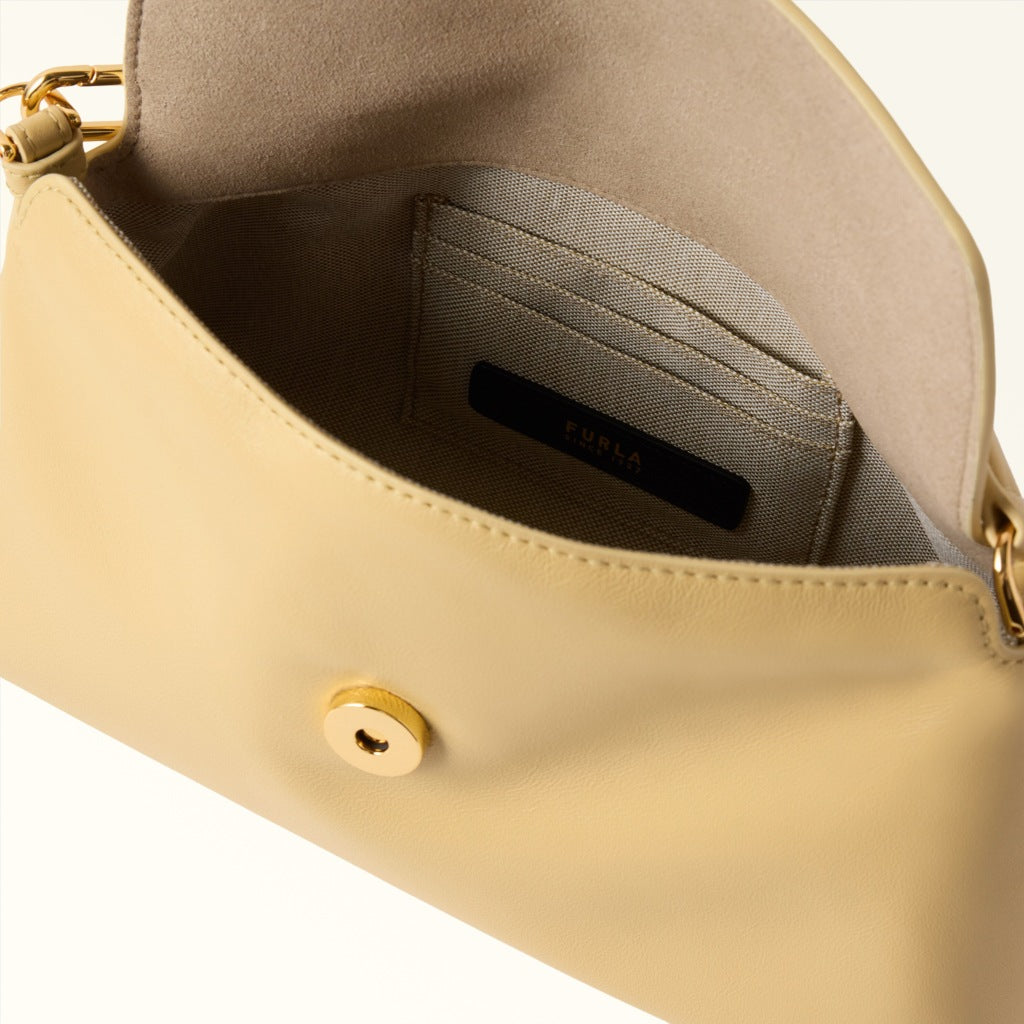 FURLA WE BX SFERA SOFT MINI CROS en color AMARILLO  (6)