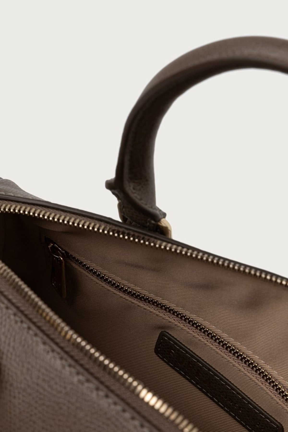 FURLA WB A FURLA OLIVIA M BOSTON en color MARRON  (4)