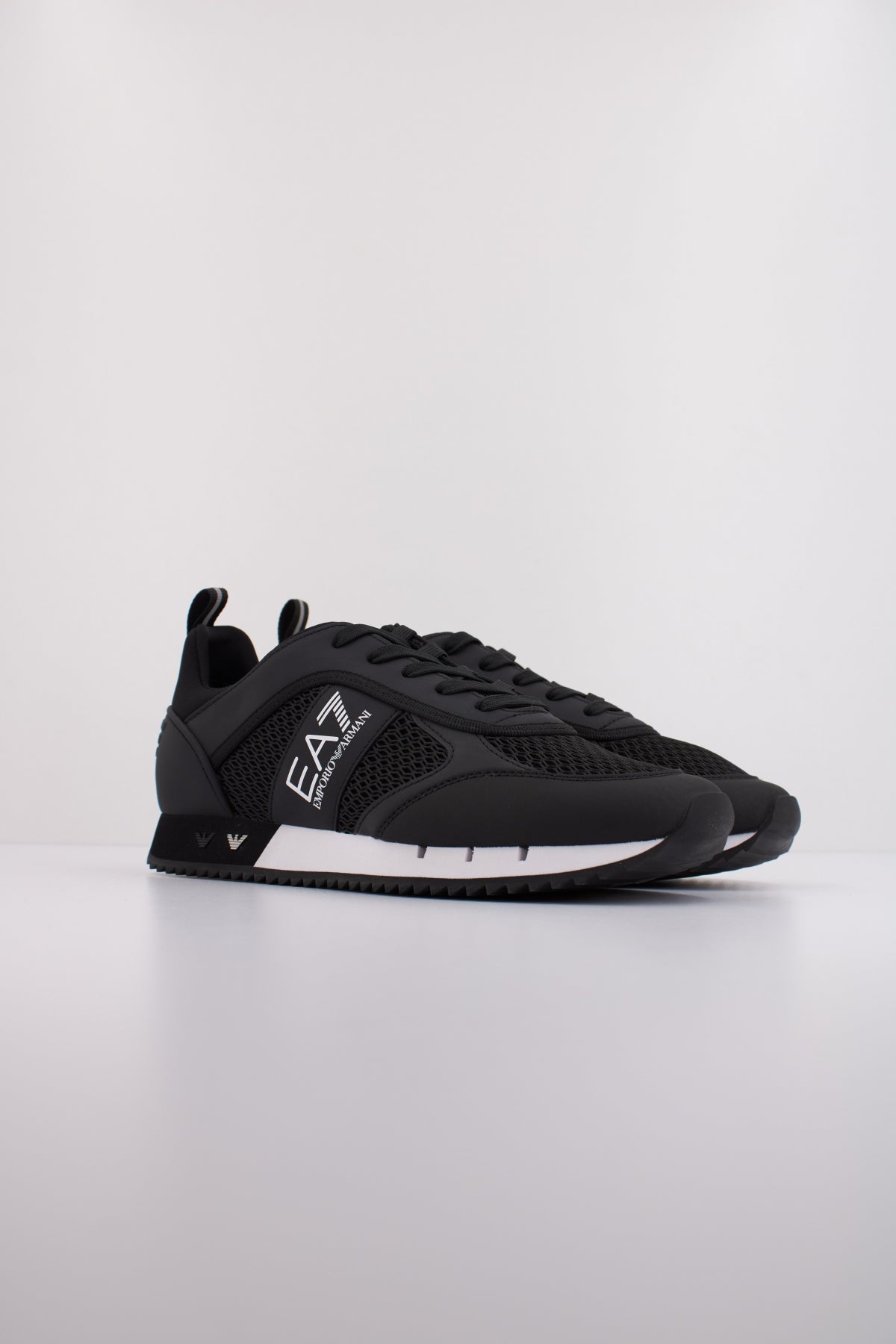 EA BY EMPORIO ARMANI X en color NEGRO  (2)