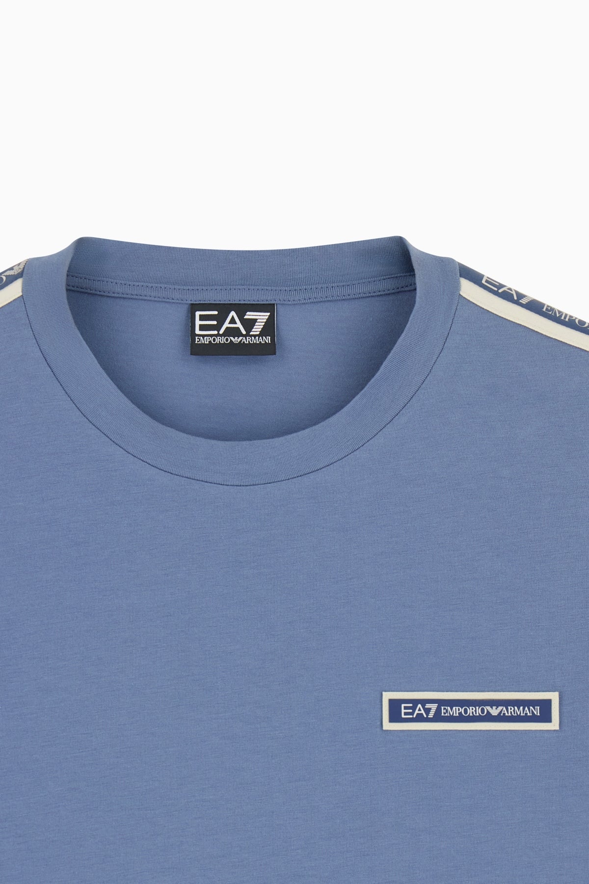 EA BY EMPORIO ARMANI M AF TRAIN LOGO SERIES en color AZUL  (4)