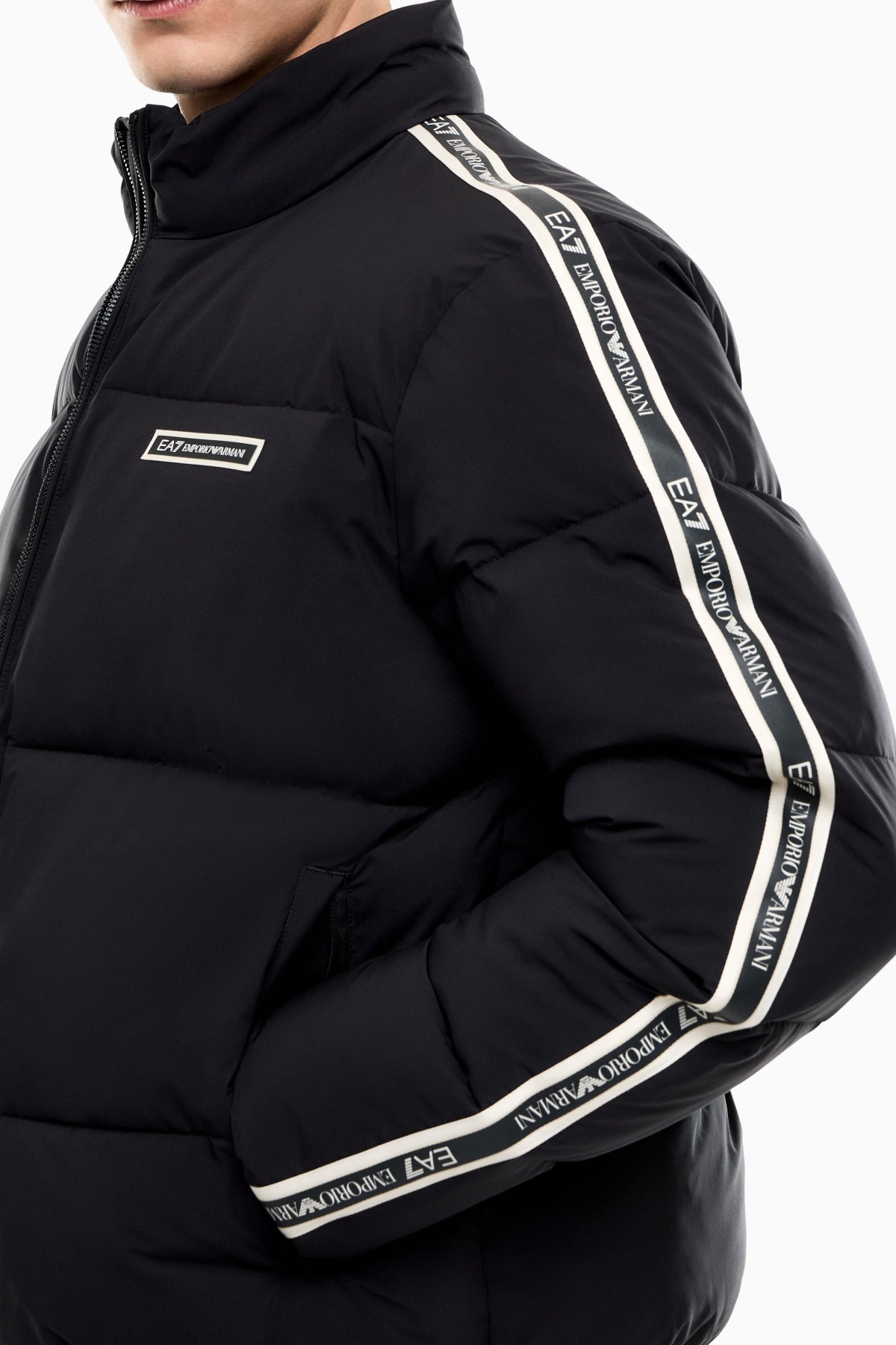 EA BY EMPORIO ARMANI M AF TRAIN LOGO SERIES en color NEGRO  (3)