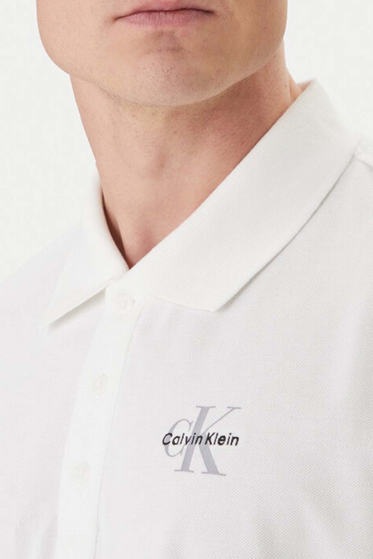 CALVIN KLEIN JEANS  MONOLOGO CASUAL en color BLANCO  (4)
