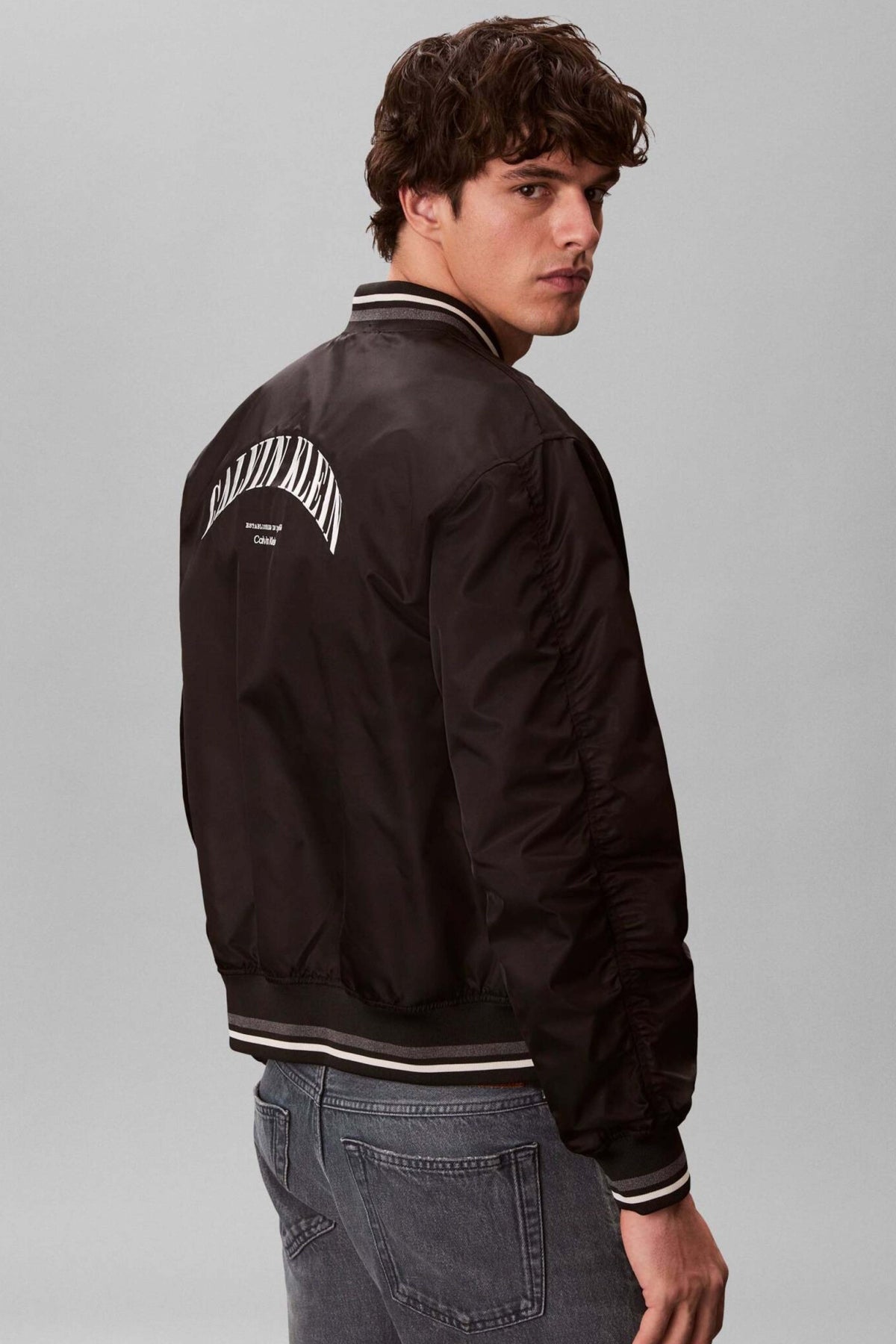CALVIN KLEIN JEANS LVRFG en color NEGRO  (2)