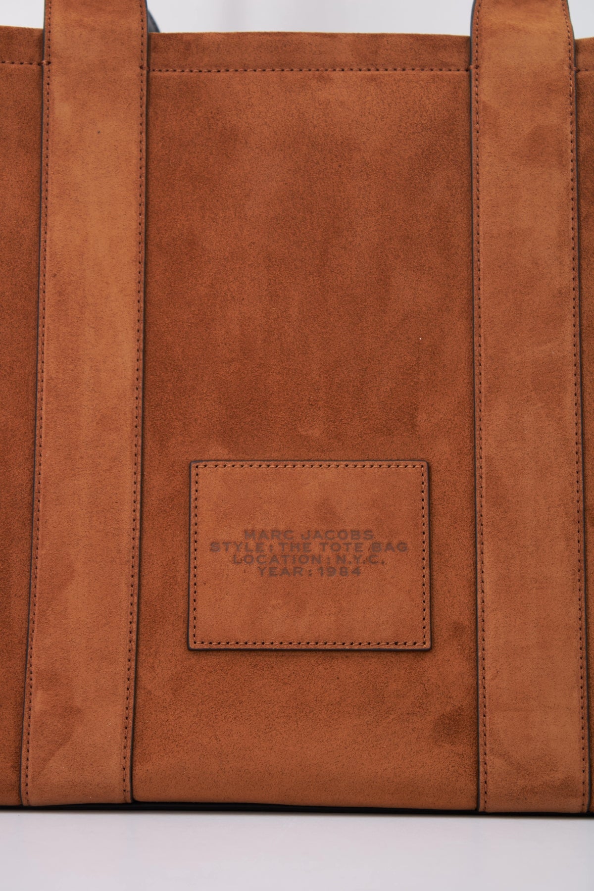 MARC JACOBS THE LARGE TOTE en color MARRON  (2)