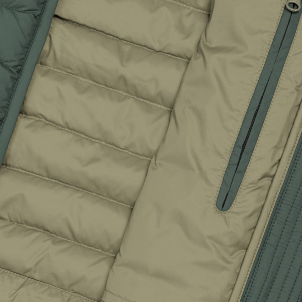 COLMAR C QUILTED VEST NATURAL DOWN en color VERDE  (6)