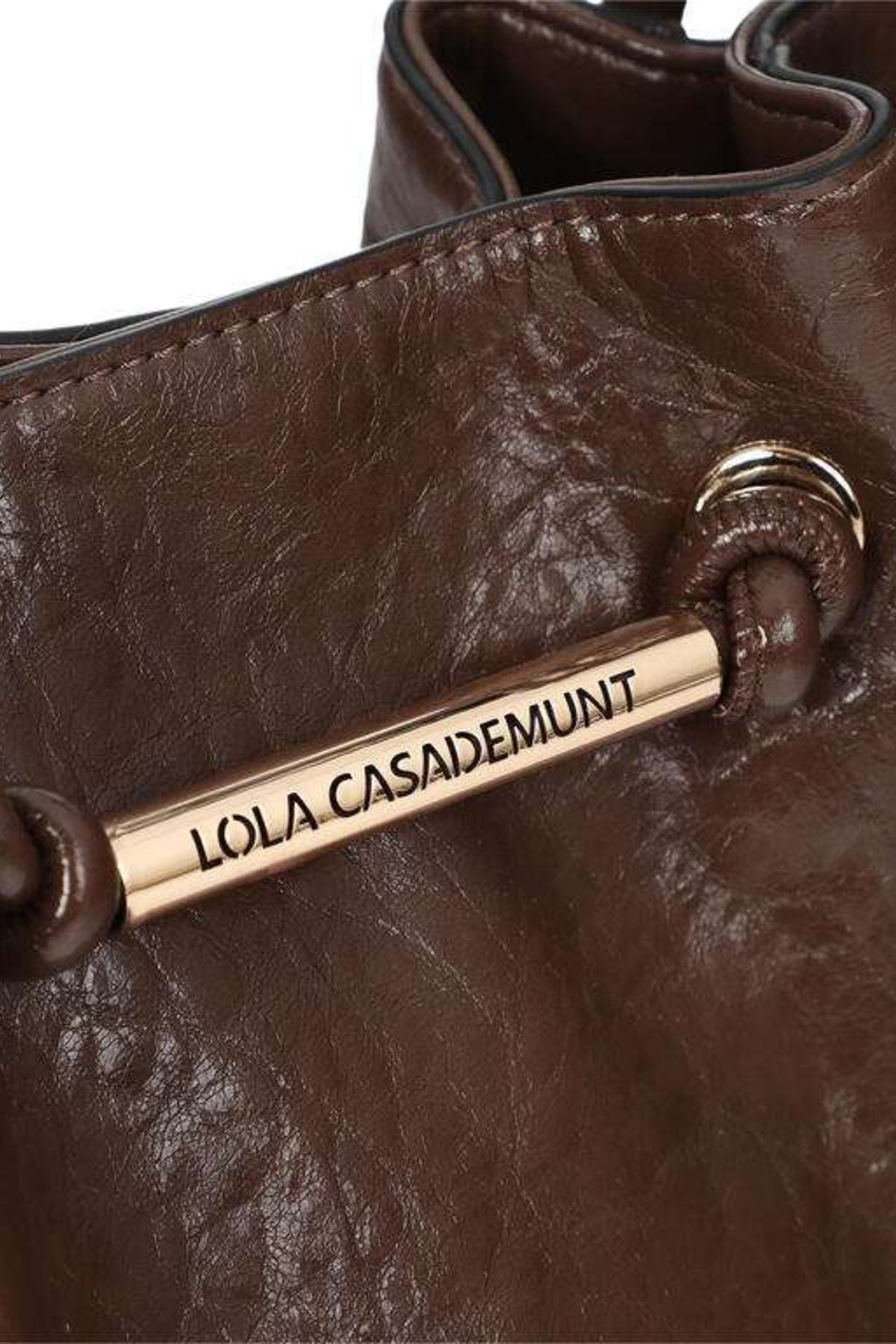 LOLA CASADEMUNT CROSSBODY BAG WITH METAL TUBE DETAIL WIT en color MARRON  (6)