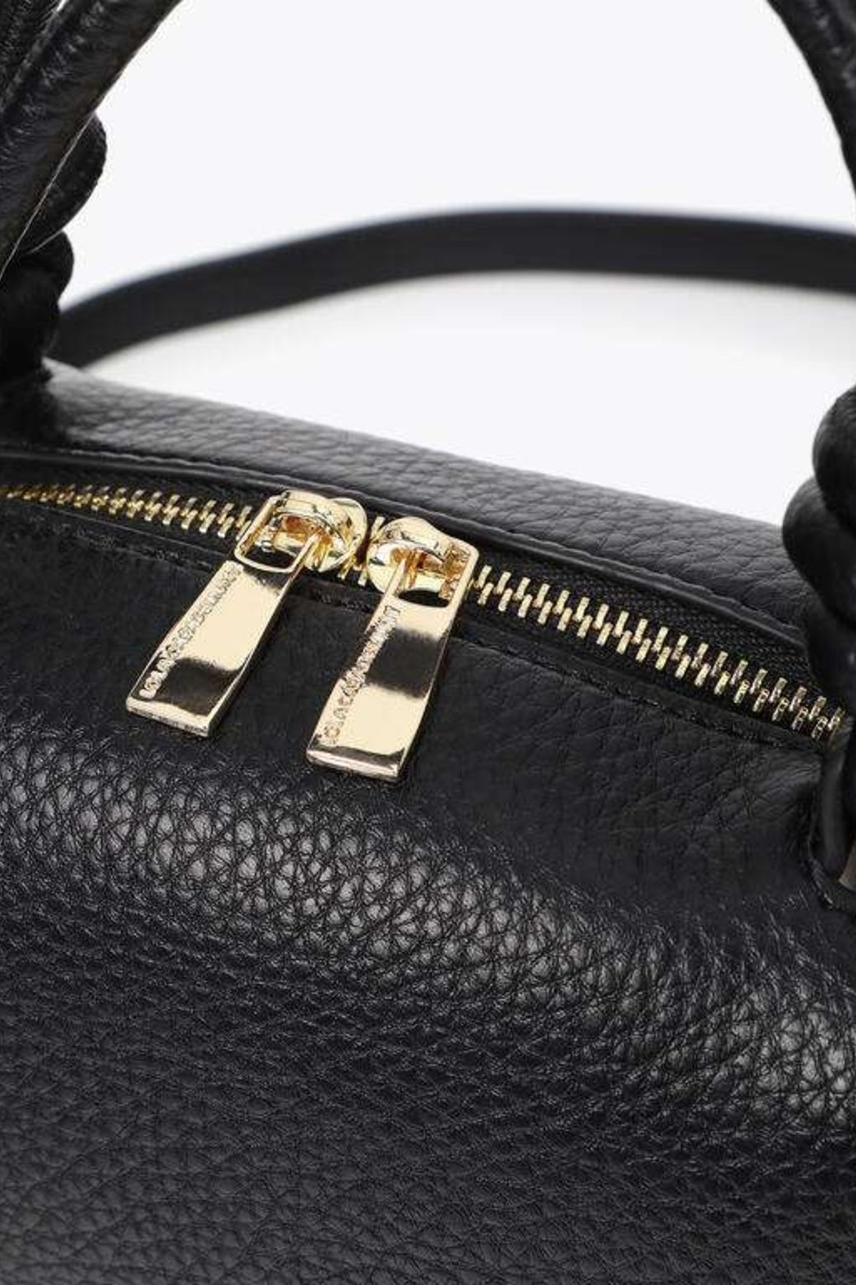 LOLA CASADEMUNT TWO-TONE FAUX LEATHER SHOULDER BAG en color NEGRO  (4)