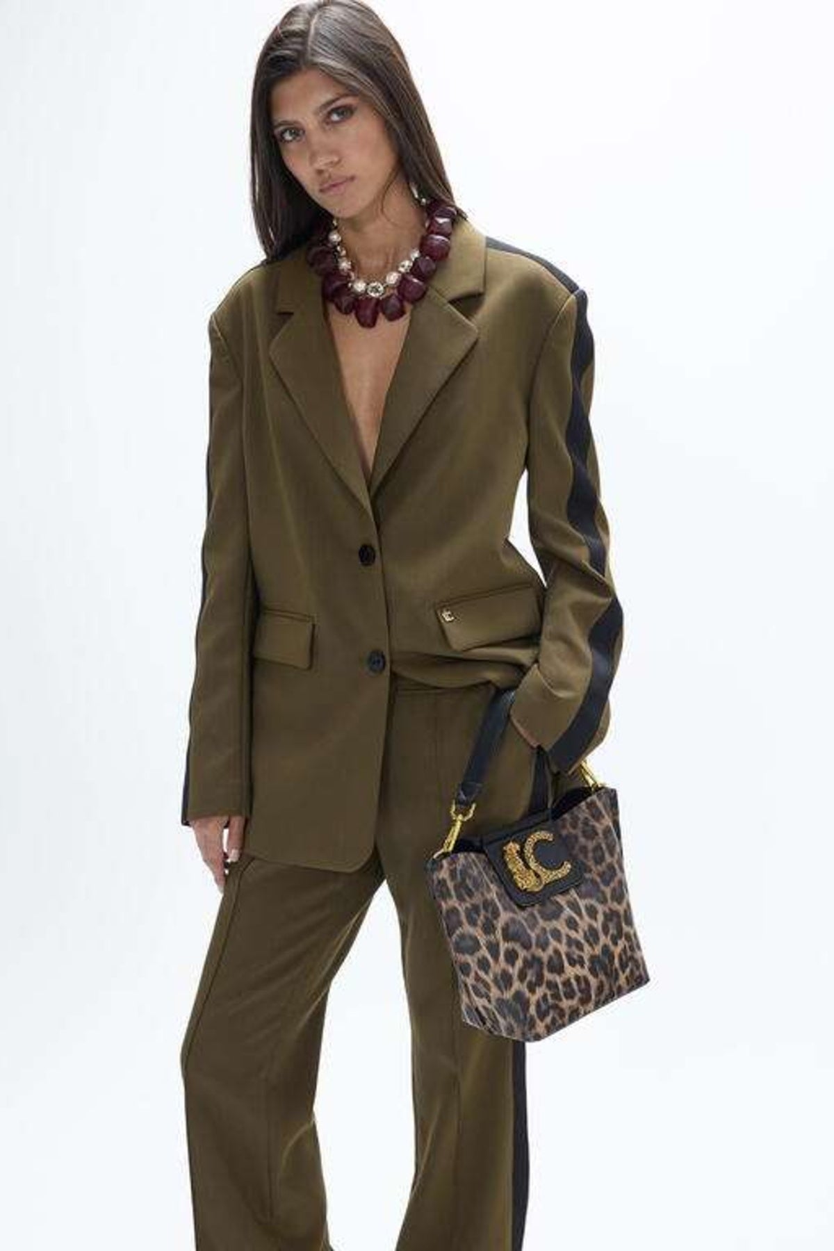 LOLA CASADEMUNT CROSSBODY BAG WITH CHAIN DETAIL AND LEOP en color ANIMAL PRINT  (1)