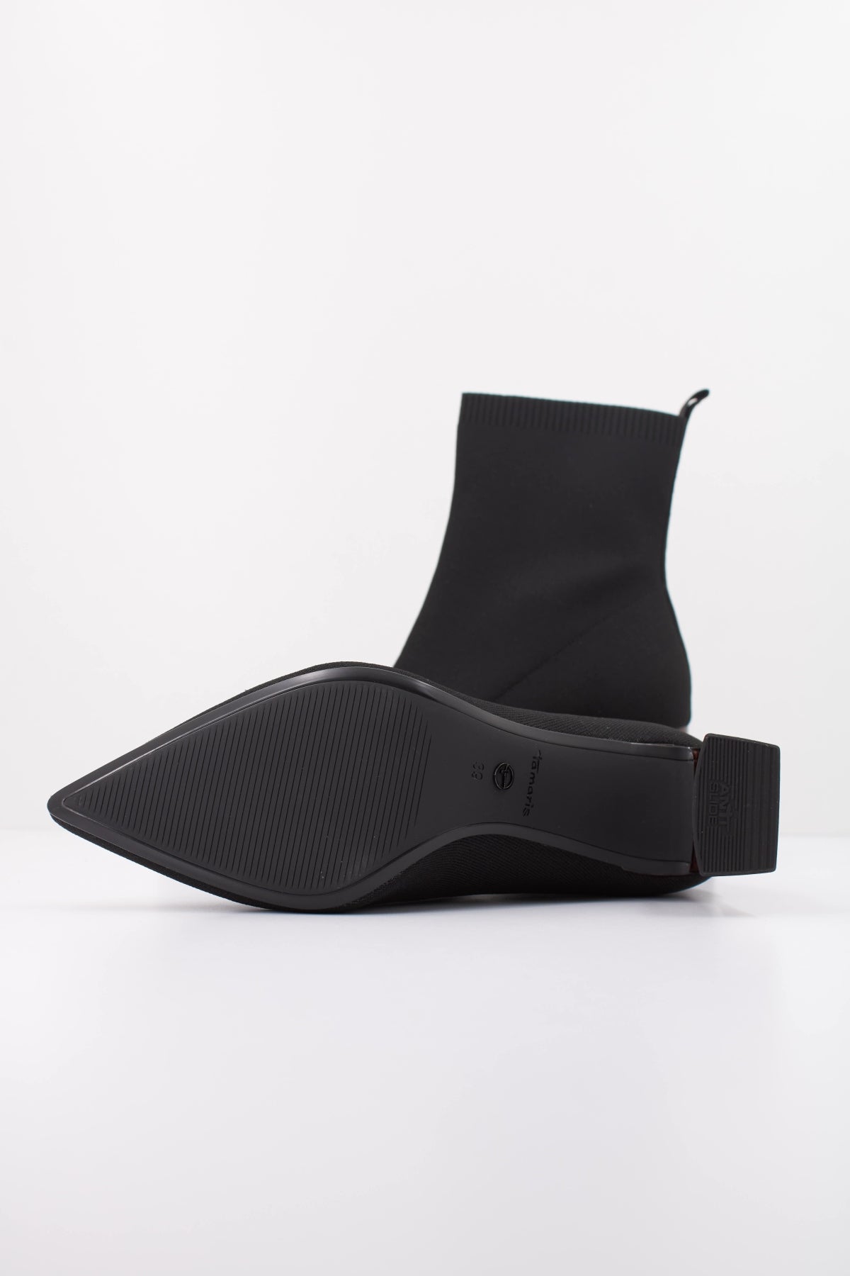 TAMARIS   BOTIN TACON en color NEGRO  (5)