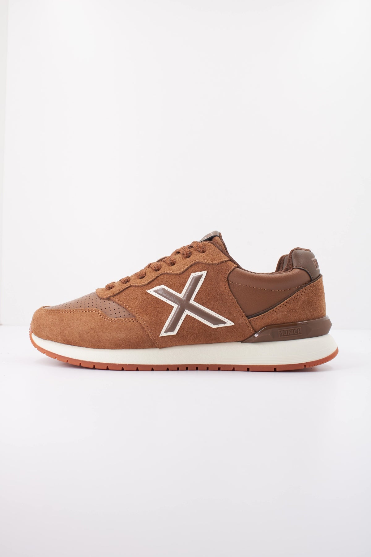 MUNICH SPORT DASH PREMIUM  en color MARRON  (1)