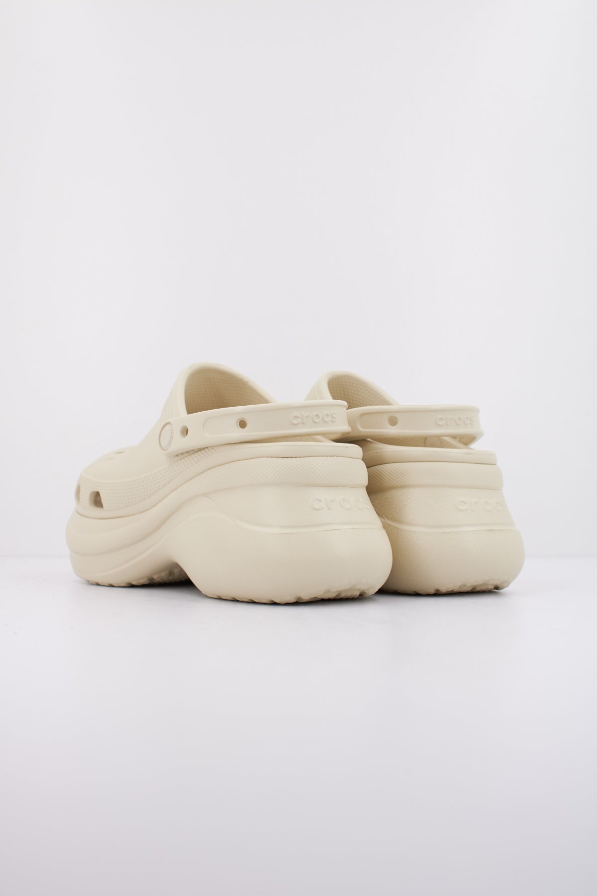 CROCS CLASSIC BAE CLOG en color BEIS  (4)