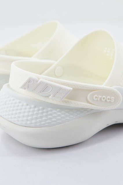 CROCS LITERIDE  CLOG en color BLANCO  (3)