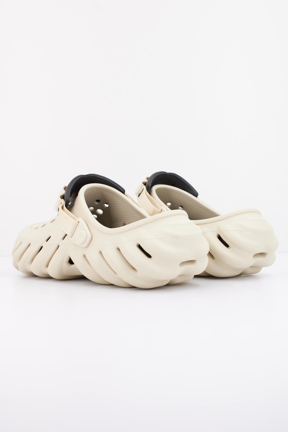 CROCS ECHO U en color BEIS  (4)