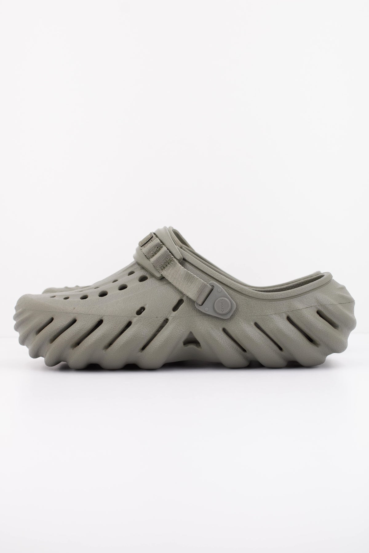 CROCS ECHO U en color VERDE  (1)
