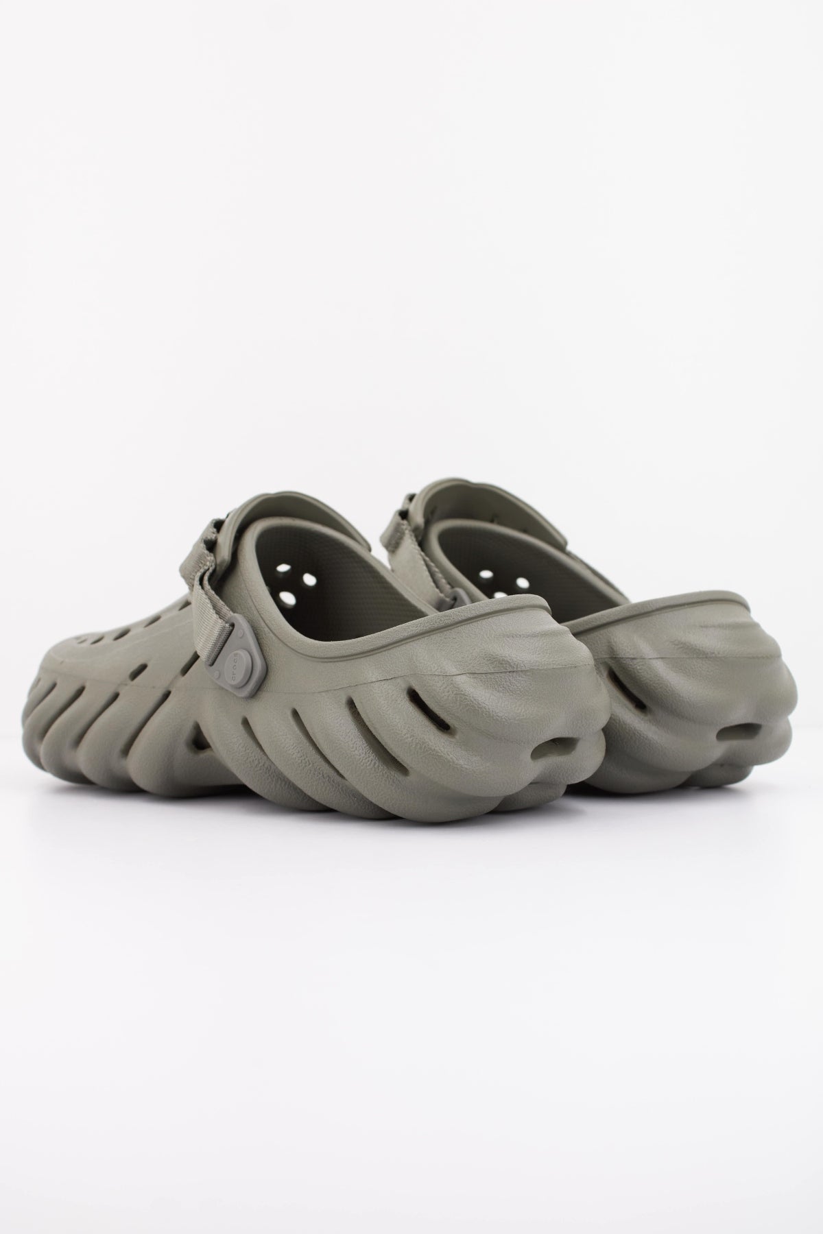 CROCS ECHO U en color VERDE  (4)