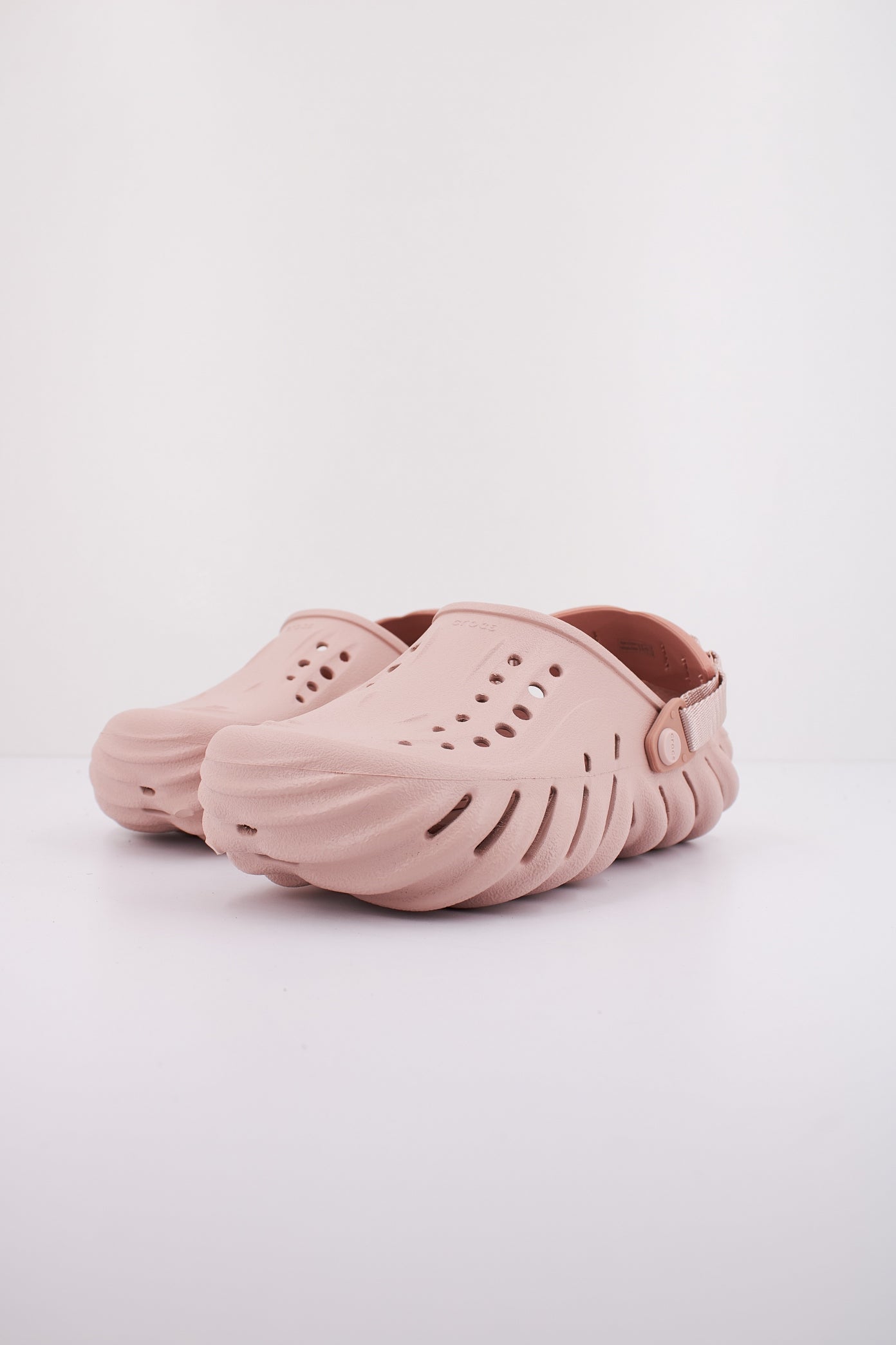CROCS ECHO CLOG en color ROSA  (2)