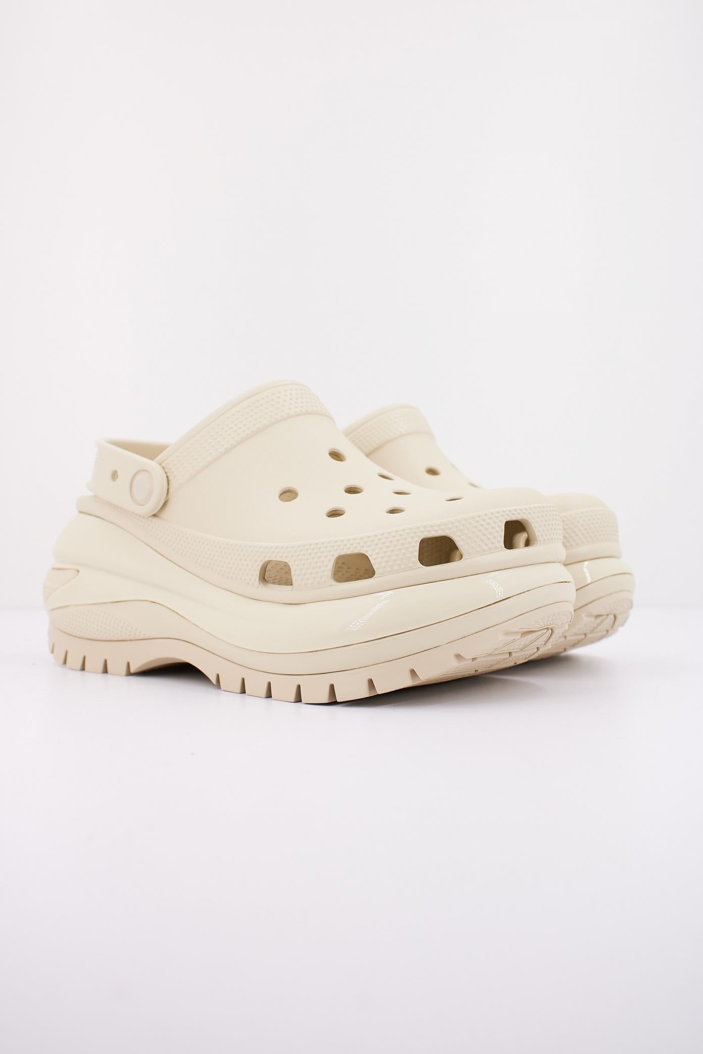 CROCS CLASSIC MEGA CRUSH CLOG en color BLANCO  (2)