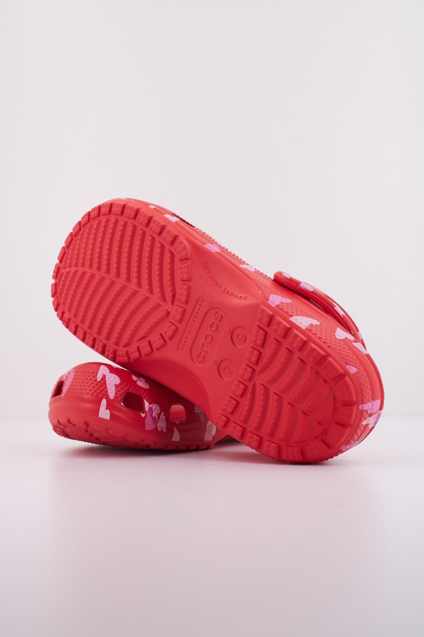 CROCS  CLASSIC VDAY CLOG U en color ROJO  (5)