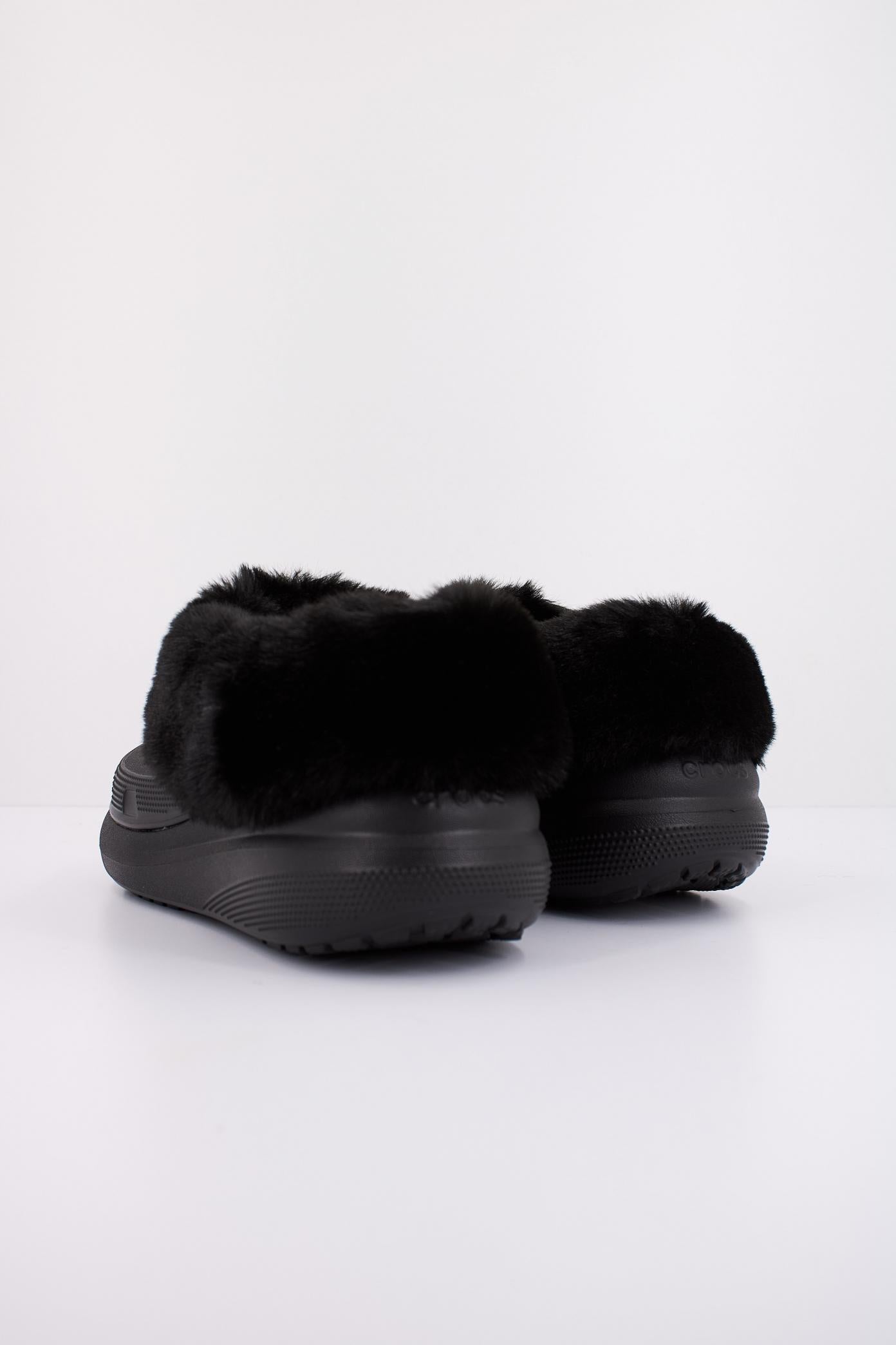 CROCS FUREVER CRUSH U en color NEGRO  (4)