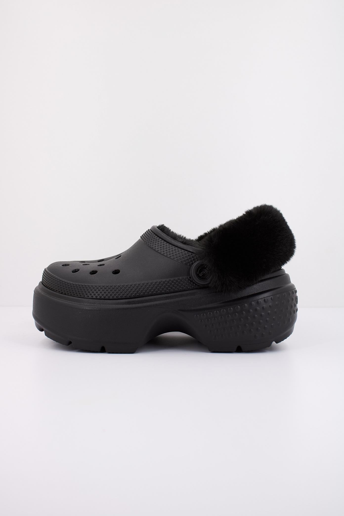 CROCS STOMP LINED CLOG en color NEGRO  (1)