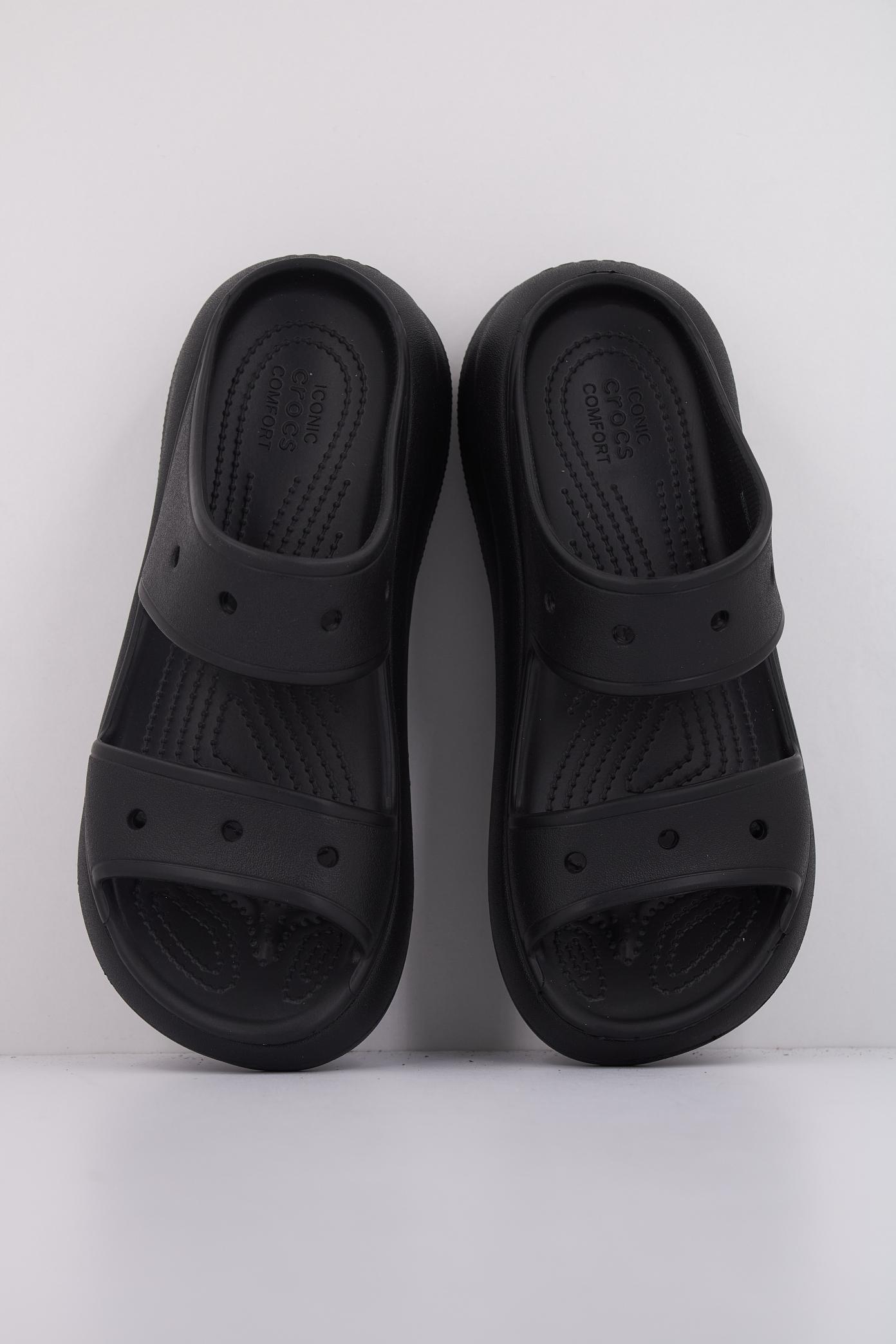 CROCS CRUSH SANDAL en color NEGRO  (3)