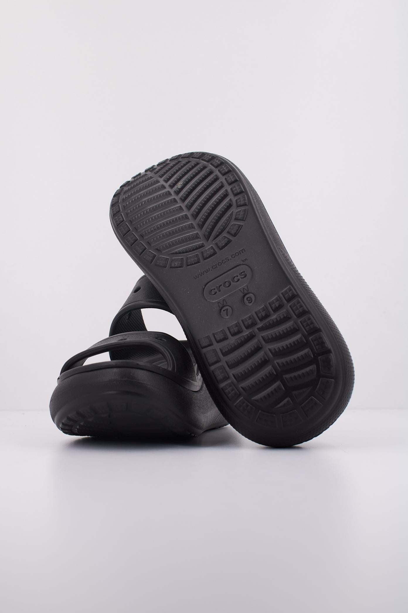 CROCS CRUSH SANDAL en color NEGRO  (5)