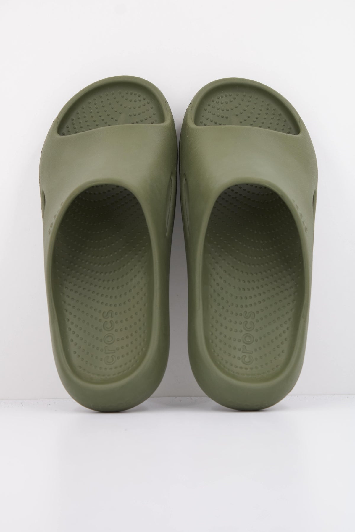 CROCS MELLOW RECOVERY SLIDE en color VERDE  (3)