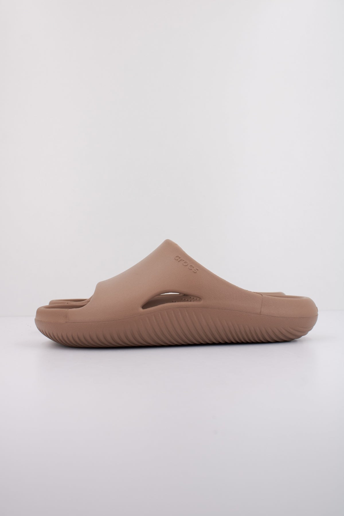 CROCS MELLOW RECOVERY SLIDE en color MARRON  (2)