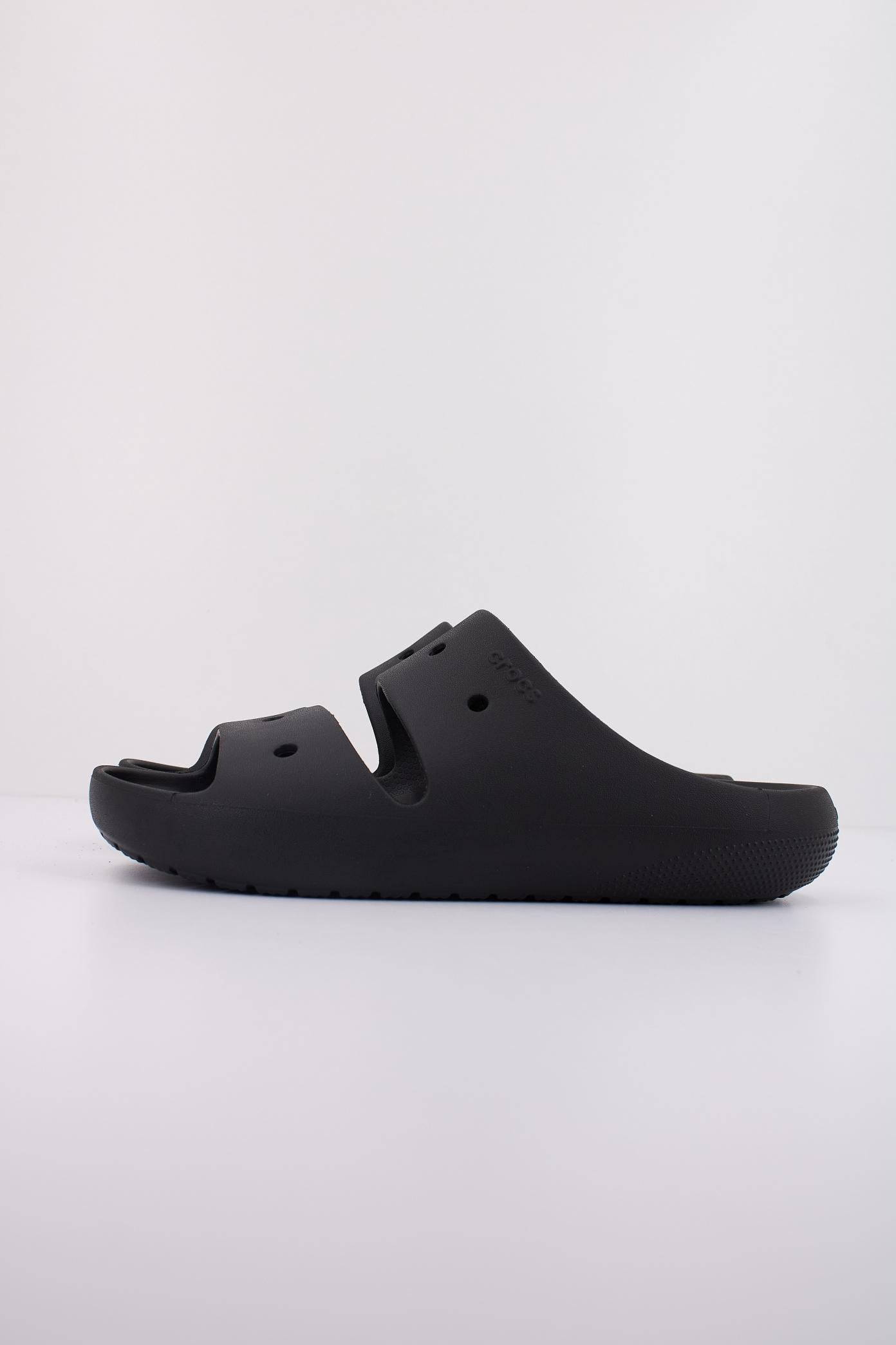 CROCS CLASSIC SANDAL V en color NEGRO  (1)