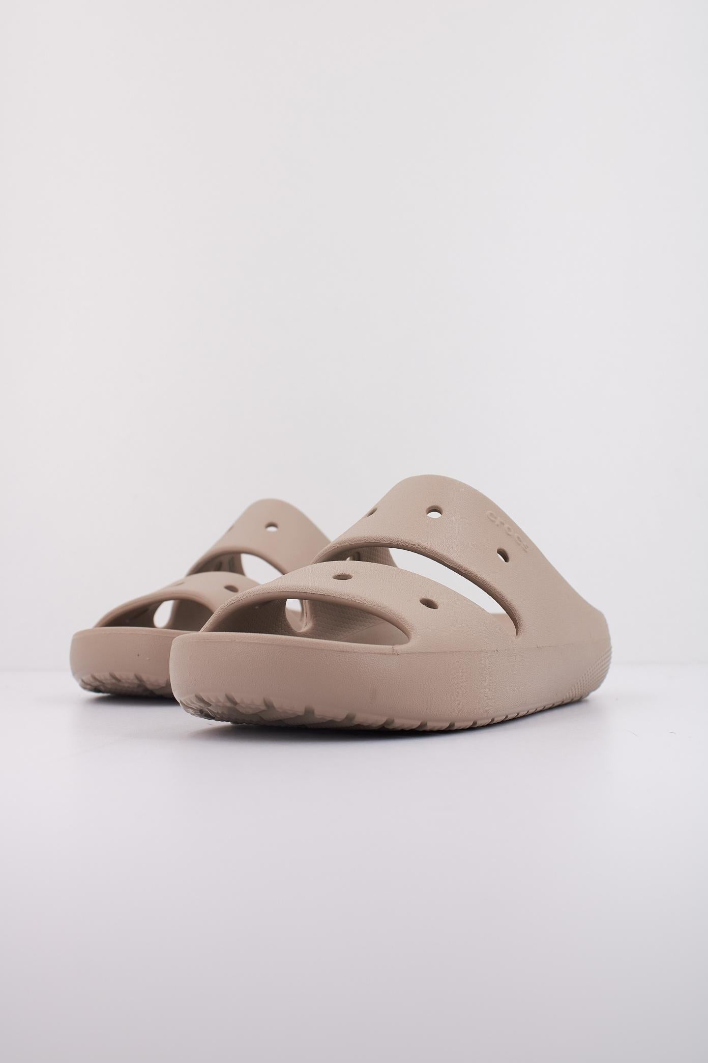 CROCS CLASSIC SANDAL V en color MARRON CLARO  (2)