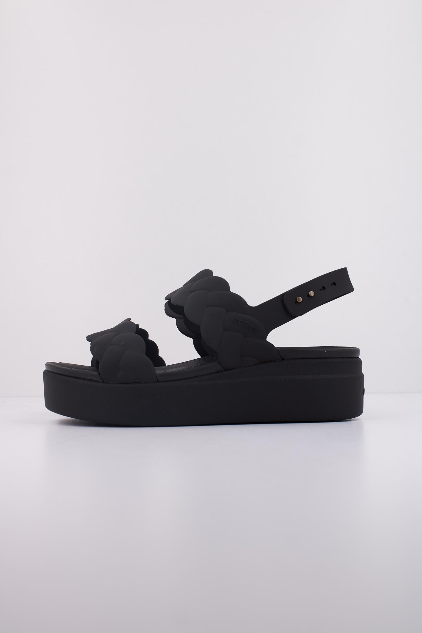CROCS BROOKLYN WOVEN UPPER LW en color NEGRO  (1)