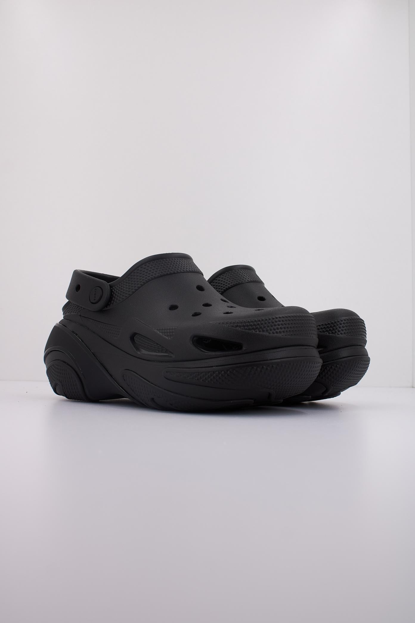 CROCS BUBBLE CRUSH CLOG U en color NEGRO  (2)