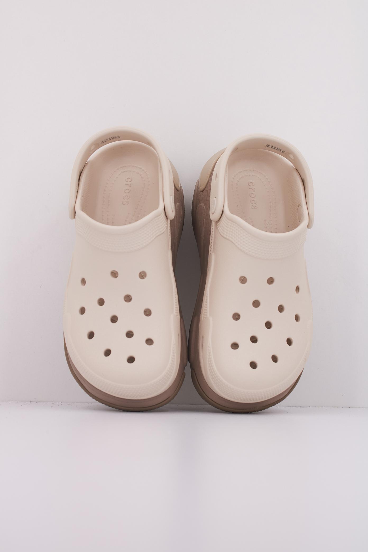 CROCS BUBBLE CRUSH CLOG U en color BEIS  (3)