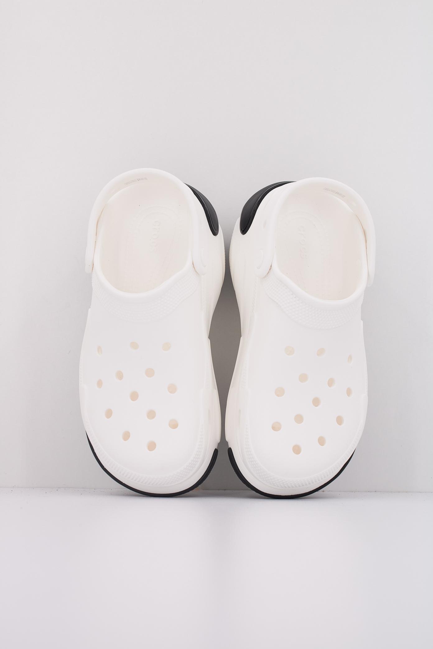 CROCS BUBBLE CRUSH CLOG U en color BLANCO  (3)
