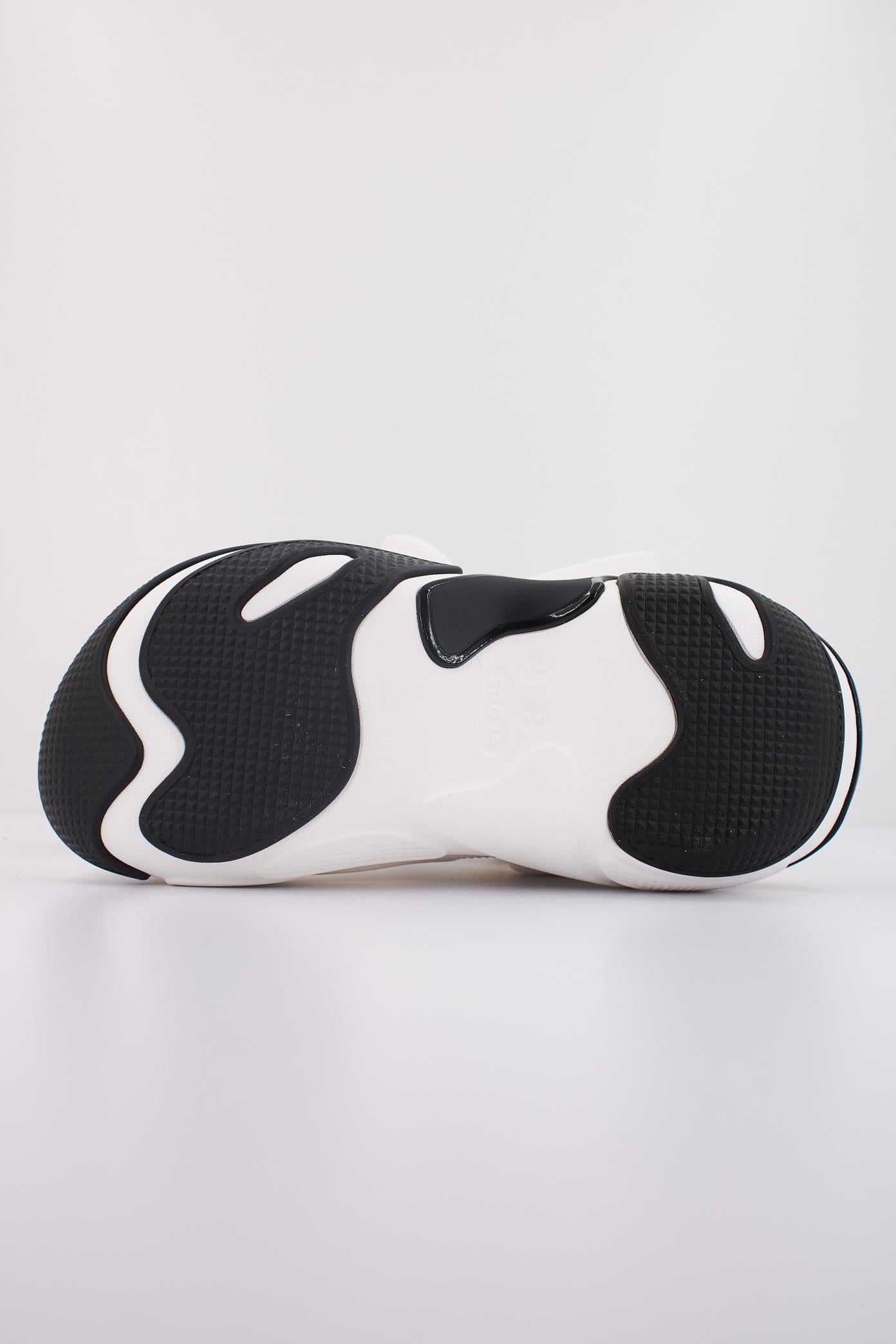 CROCS BUBBLE CRUSH CLOG U en color BLANCO  (5)