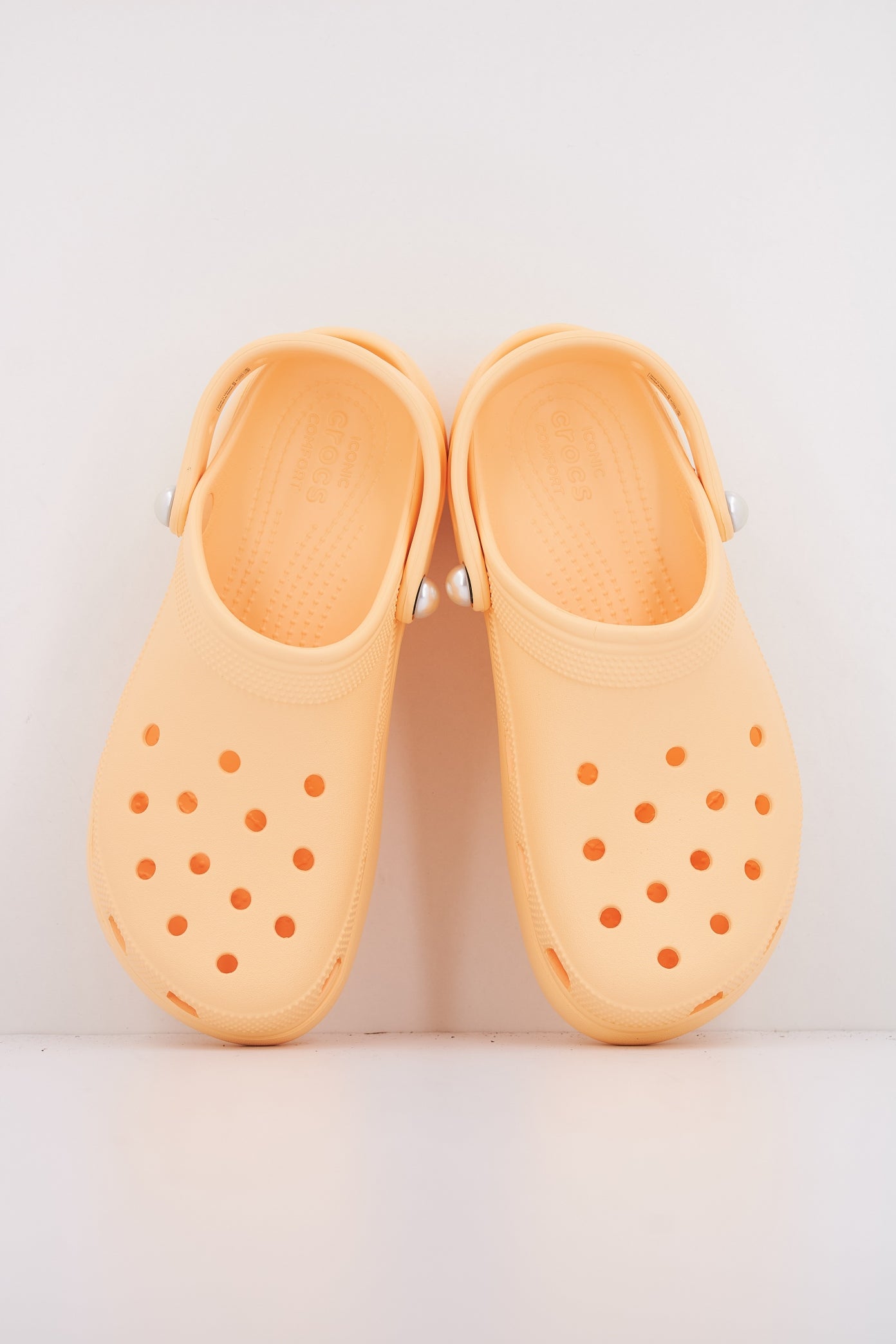 CROCS CLASSIC PLATFORM PEARLCLOG en color NARANJA  (3)