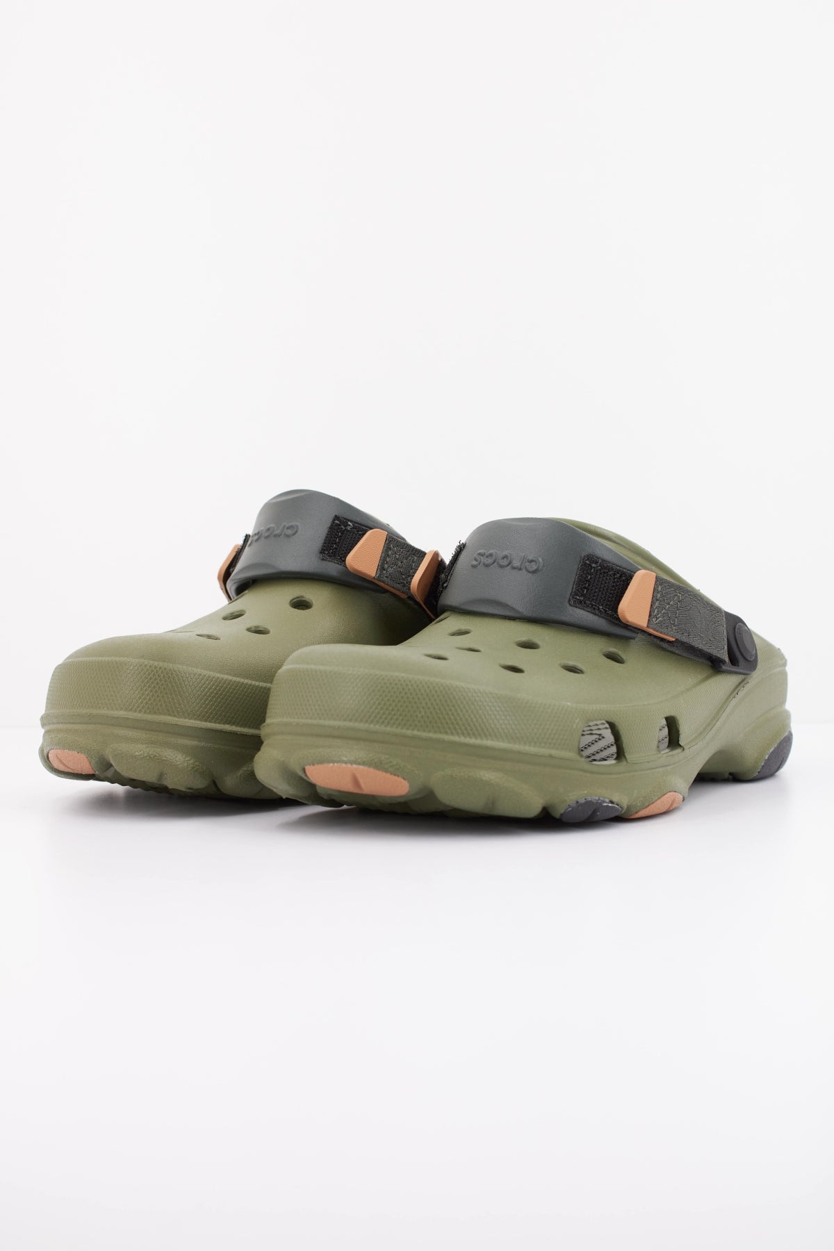 CROCS ALL-TERRAIN CLASSIC en color VERDE  (2)