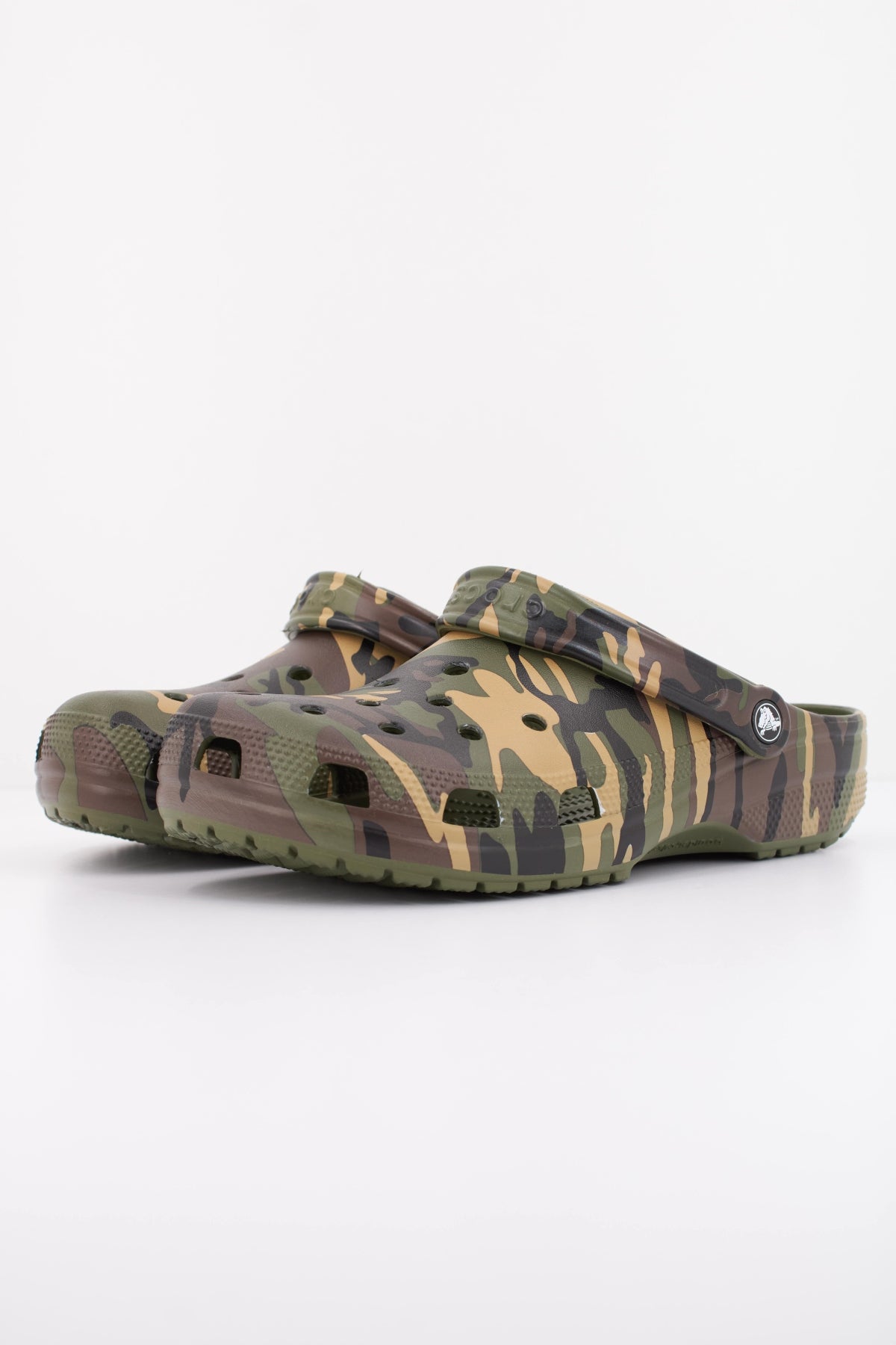 CROCS CLASSIC CAMOUFLAGE U en color VERDE  (2)