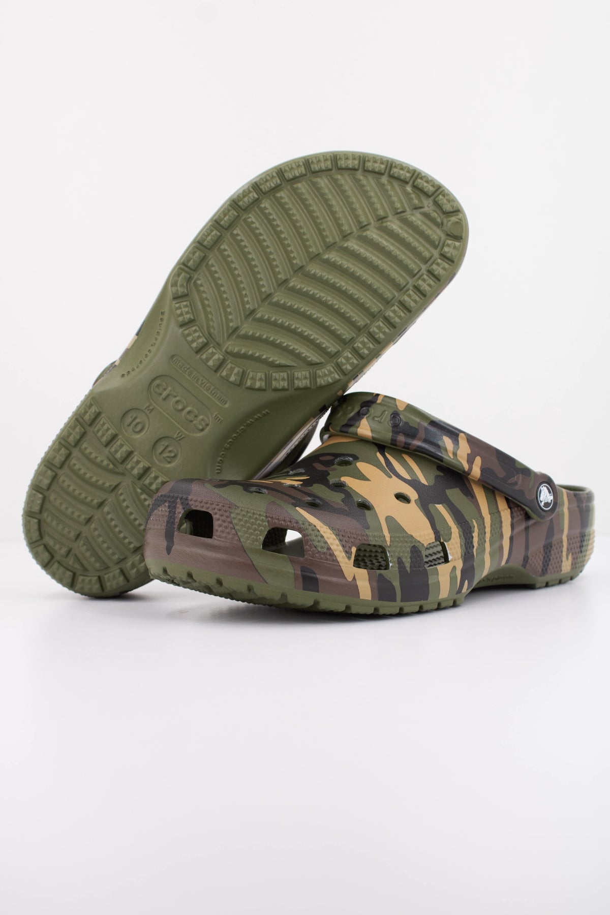 CROCS CLASSIC CAMOUFLAGE U en color VERDE  (5)
