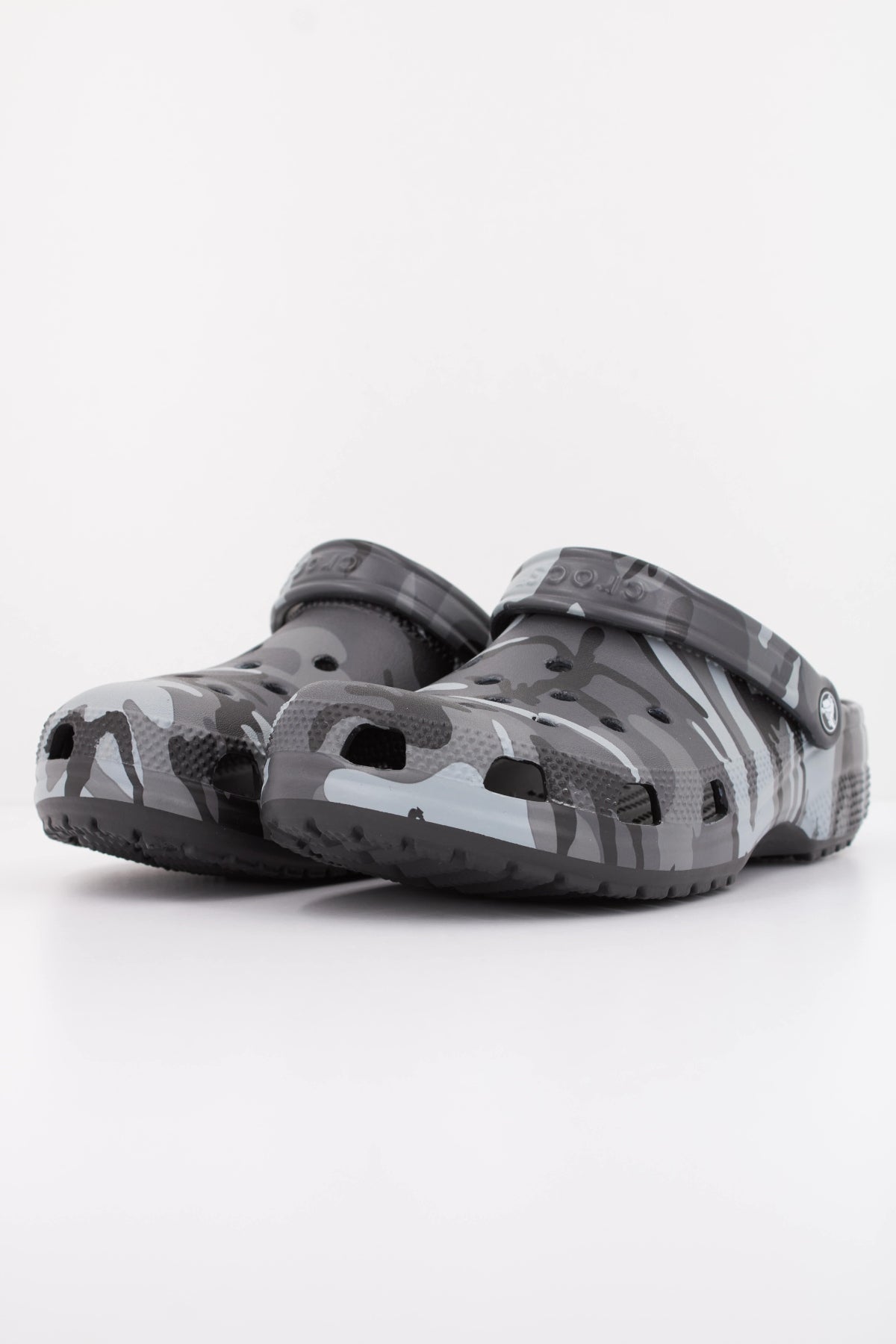 CROCS CLASSIC CAMOUFLAGE U en color VERDE  (2)