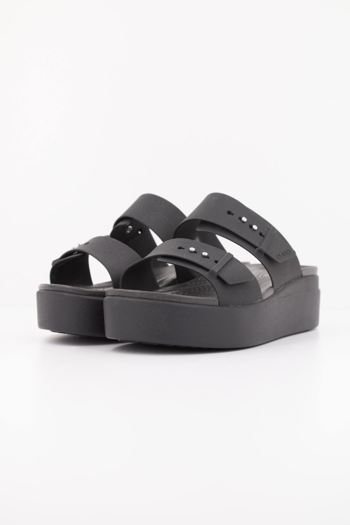 CROCS BROOKLYN W en color NEGRO  (2)