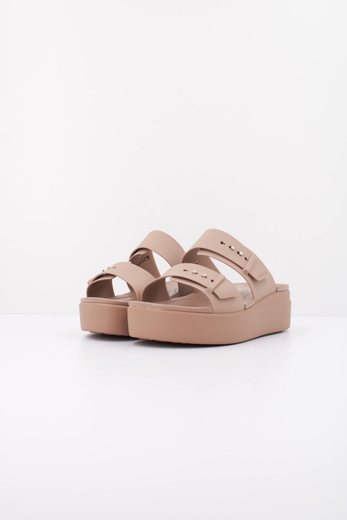 CROCS BROOKLYN W en color MARRON  (2)