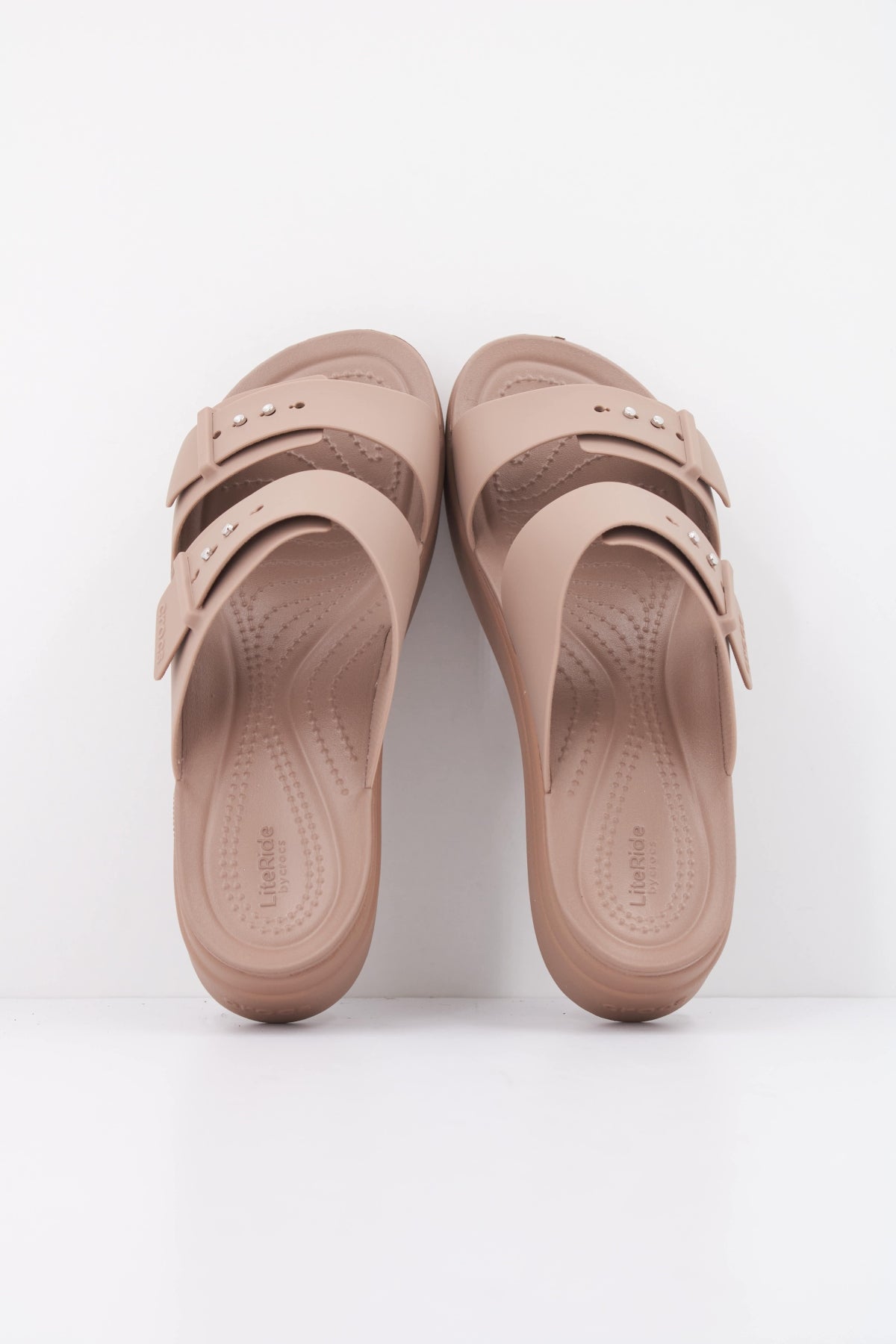 CROCS BROOKLYN W en color MARRON  (3)