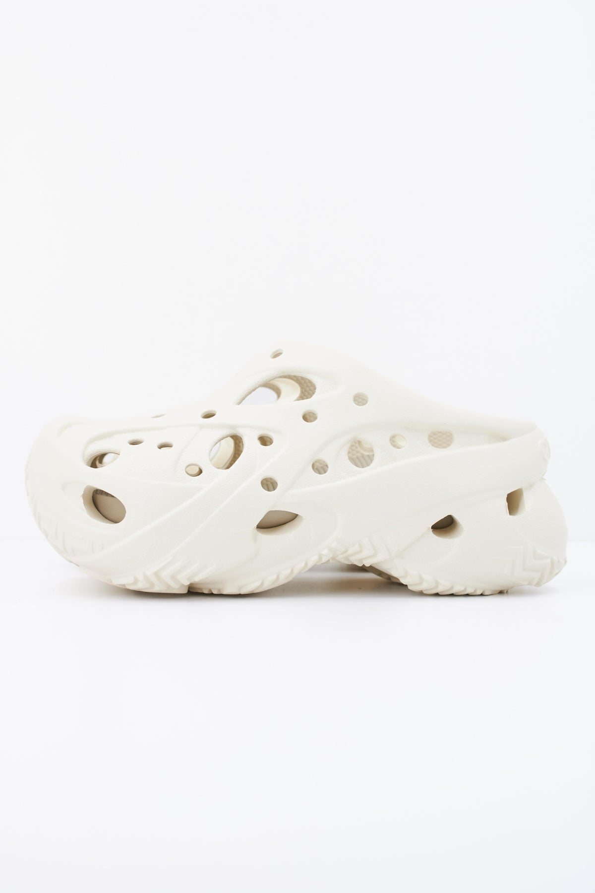 CROCS C  en color BEIS  (1)