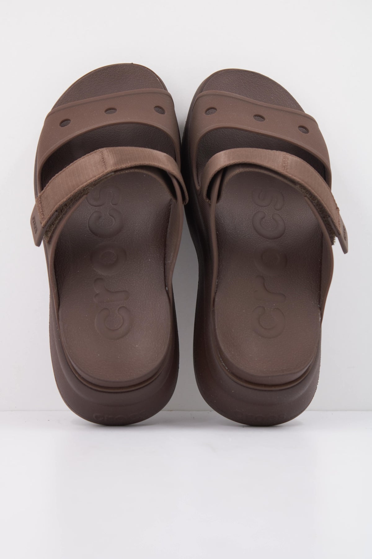 CROCS C en color MARRON  (3)