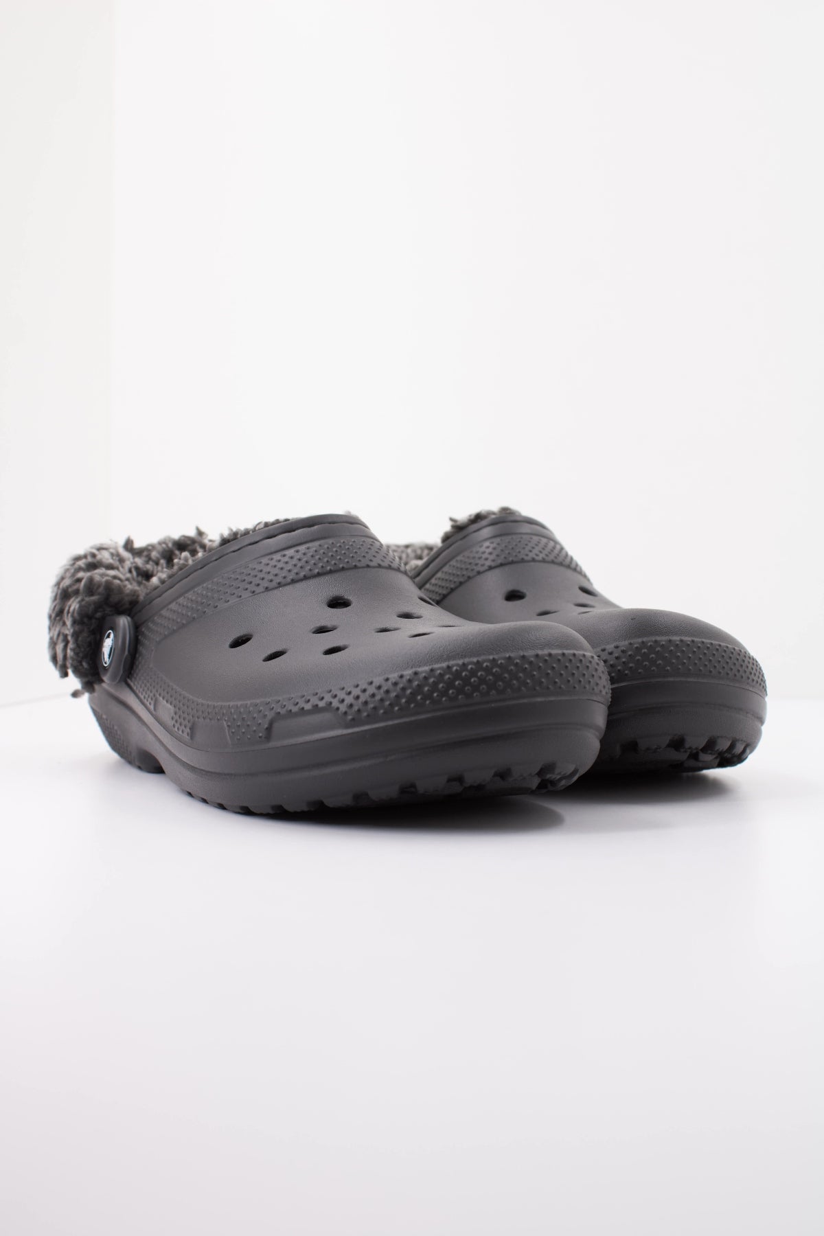 CROCS C CLASSIC FLEECE LINED en color NEGRO  (2)